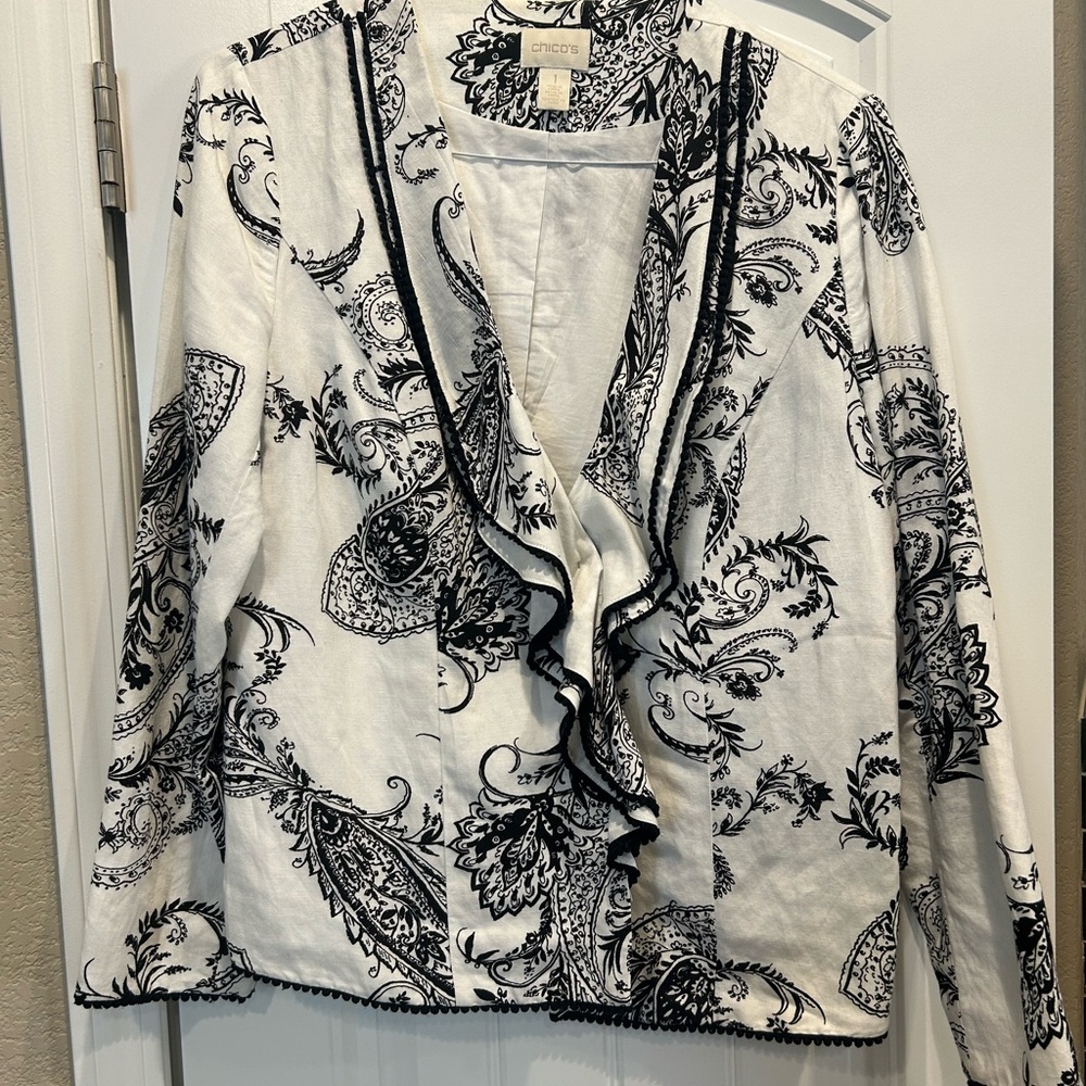 Chico's Black and White Patterned Top
Got to go at the lowered price!